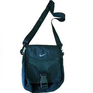 Vintage Nike 2003 2 in 1 reversible crossbody bag excellent condition black/grey